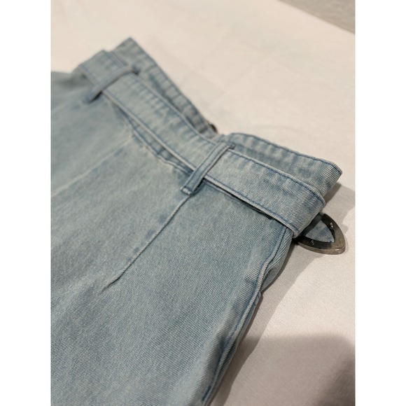 NWT LE LIS Collection Light Wash Denim High Waisted Belted Shorts-SMALL - Picture 4 of 5